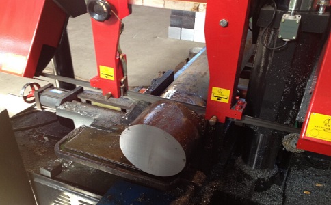 隆回卧式带锯床加工时出现明显振荡如何排查？